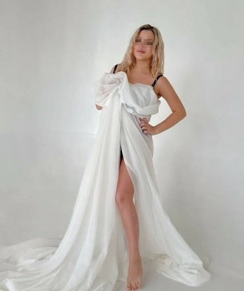 Молодая и страстная красавица приглашает на незабываемый экспириенс. Готова порадовать тебя приятными сюрпризами и шикарными ласками. Позволь себе настоящее наслаждение! 657, 22 года