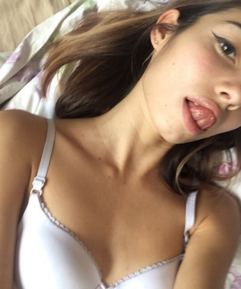 Позволь мне быть твоей прекрасной компаньонкой, которая превратит твою жизнь в настоящий праздник! Я опытная индивидуалка, и мои услуги просто завораживают. Я умею сделать тебе незабываемый массаж, подарить океан страсти и наслаждений. Ты останешься доволен и обязательно захочешь вернуться ко мне снова. В моей галерее фото ты найдешь мои чарующие снимки, которые только еще больше разогреют твое воображение. Живу в Москве, так что давай встретимся и создадим несколько магических моментов вместе! 🔥💋🌹 #опытная #индивидуалка #Москва #встречи 11638, 22 года